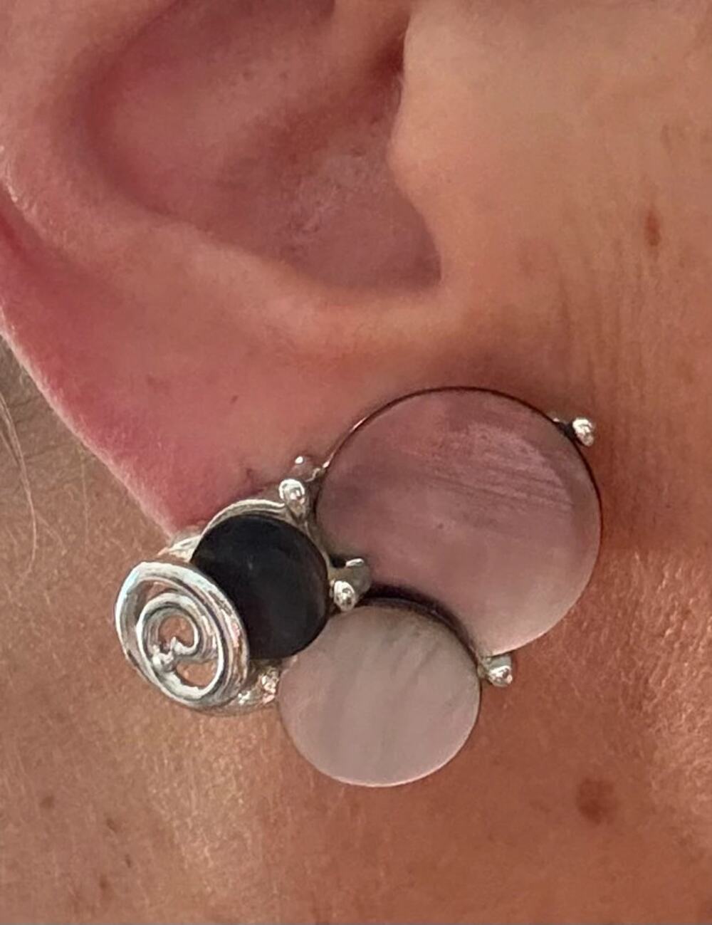 Vintage clip on silver tone gray disc spiral abstract design earrings